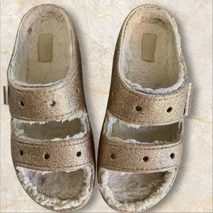Croc’s Classy Cozzzy Glitter Sandals